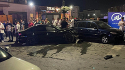 Ferizaj: Aksidentohen dy vetura në lëvizje, dëmtojnë edhe katër të parkuara