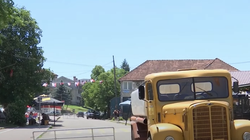 Të paktë në numër, serbët i vazhdojnë protestat në Zveçan e Leposaviq