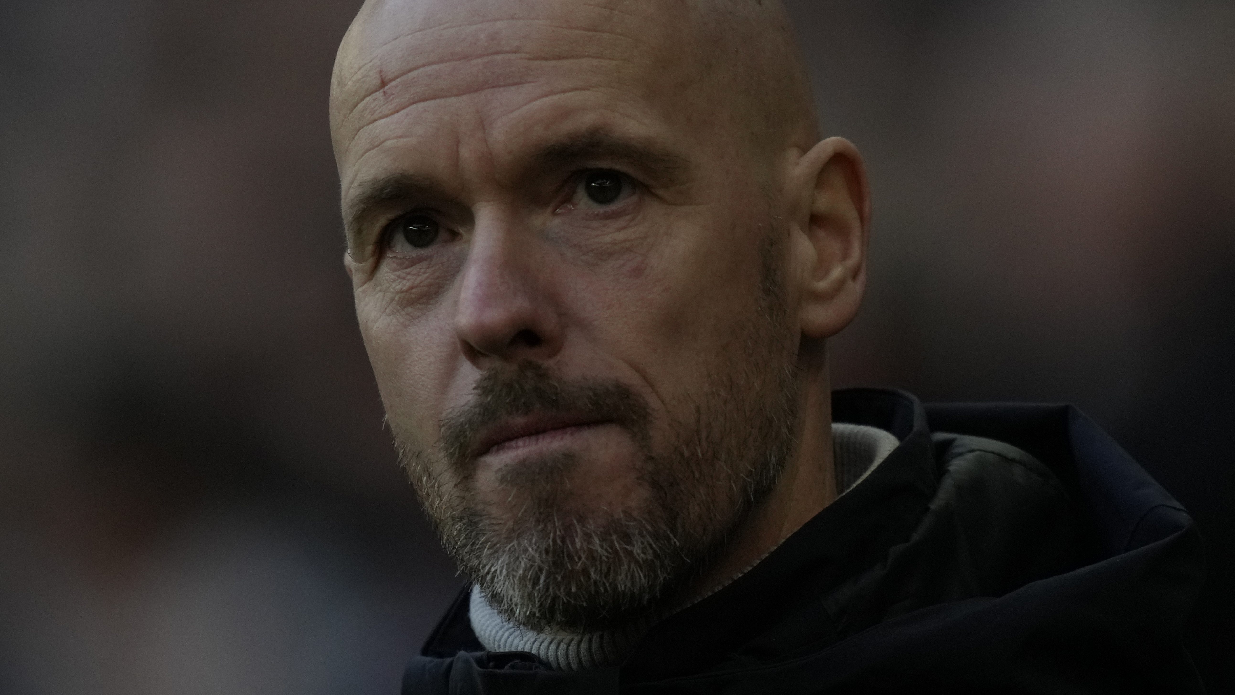 Ten Hag flet për humbjen turpëruese