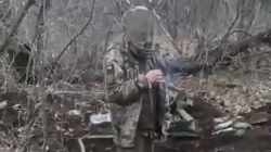 Zelensky zotohet t’i gjejë rusët që vranë ushtarin e burgosur ukrainas