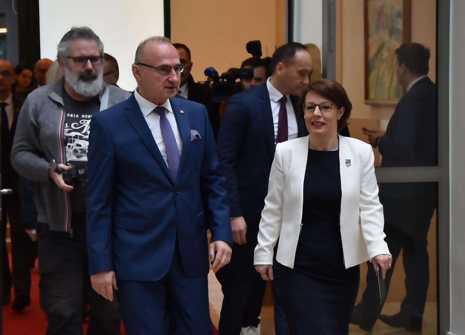 Kroacia i ofron mbështetje Kosovës në rrugën evropiane