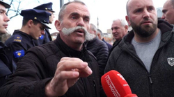 Protesta e punëtorëve të “Kosova Thëngjillit”, u arrestua një protestues