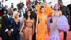 Motrat Kardashian mund të jenë “të përjashtuara” këtë vit nga “Met Gala”