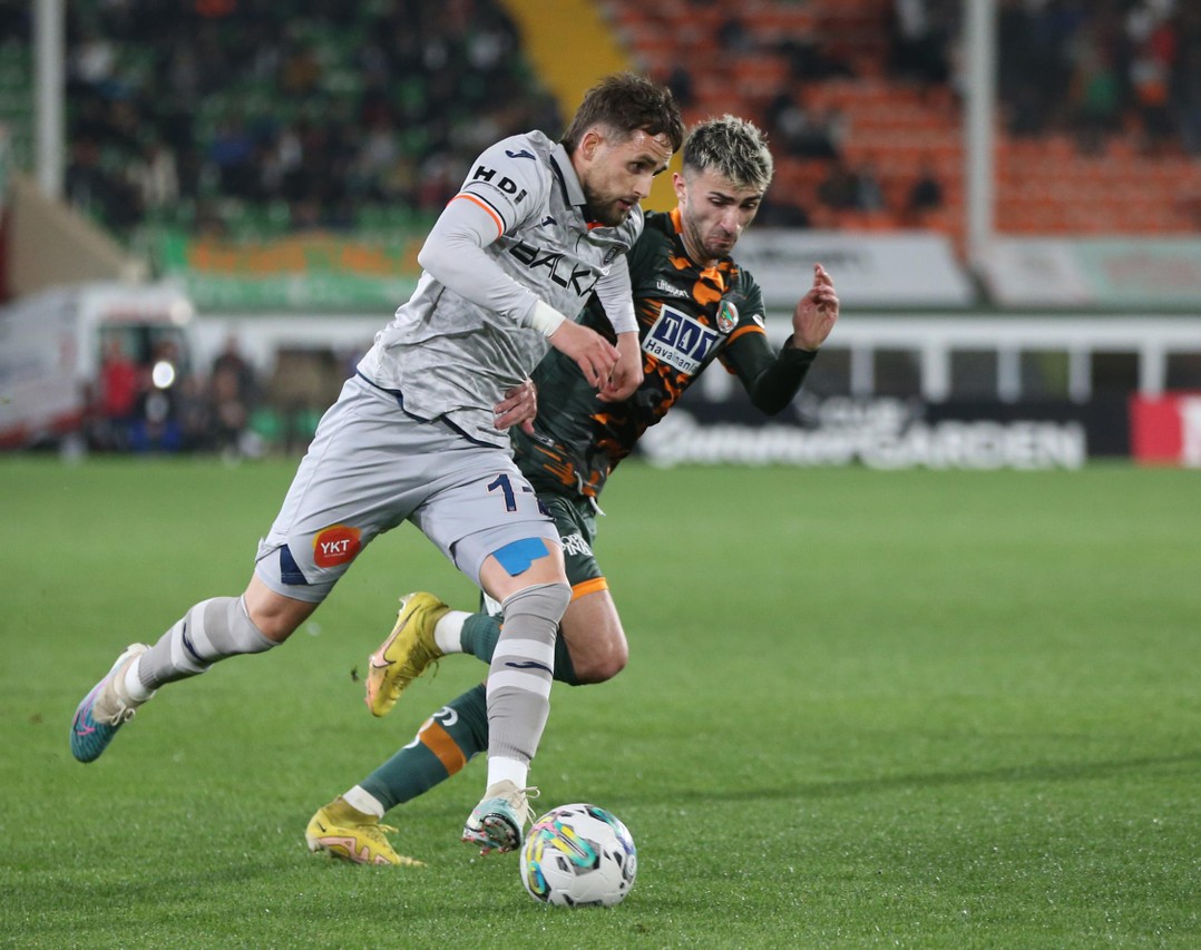 Rrugëtimi i papritur i Januzajt, lojtarit që po kërkon ekipin e duhur për të shkëlqyer