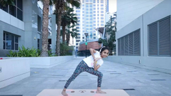 Indiania 7-vjeçare bëhet instruktorja më e re në botë e jogës