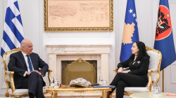 Dendias takon Osmanin e Kurtin, thotë se mbështet normalizimin e marrëdhënieve Kosovë-Serbi