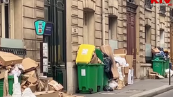 Plehrat vërshojnë Parisin, sindikatat kundër Macronit