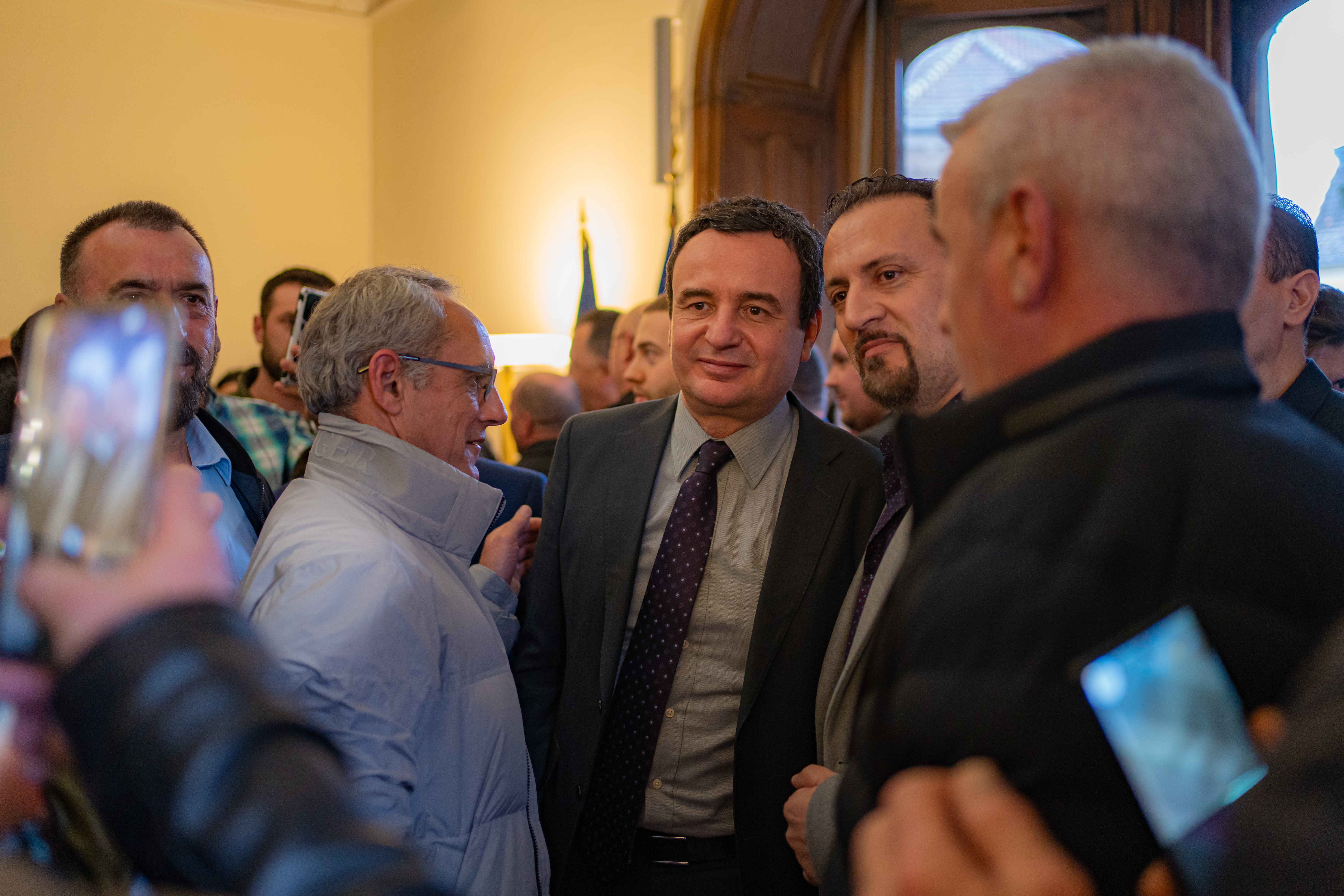 Kurti: Mërgata, burim që ndihmon në zhvillimin ekonomik e social të Kosovës