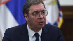 Vuçiq: Serbët nuk do t'i lëshojnë ndërtesat në veri të Kosovës