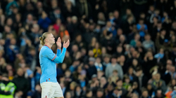 Guardiola insiston se Haalandi është në nivel me Messin e Ronaldon