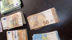 Kapen afro 30.000 euro të padeklaruara në pikën kufitare të Vërmicës