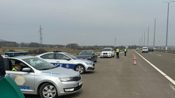 Për dy orë e gjysmë Policia dënoi 20 persona për tejkalim të shpejtësisë në “Arbën Xhaferi”