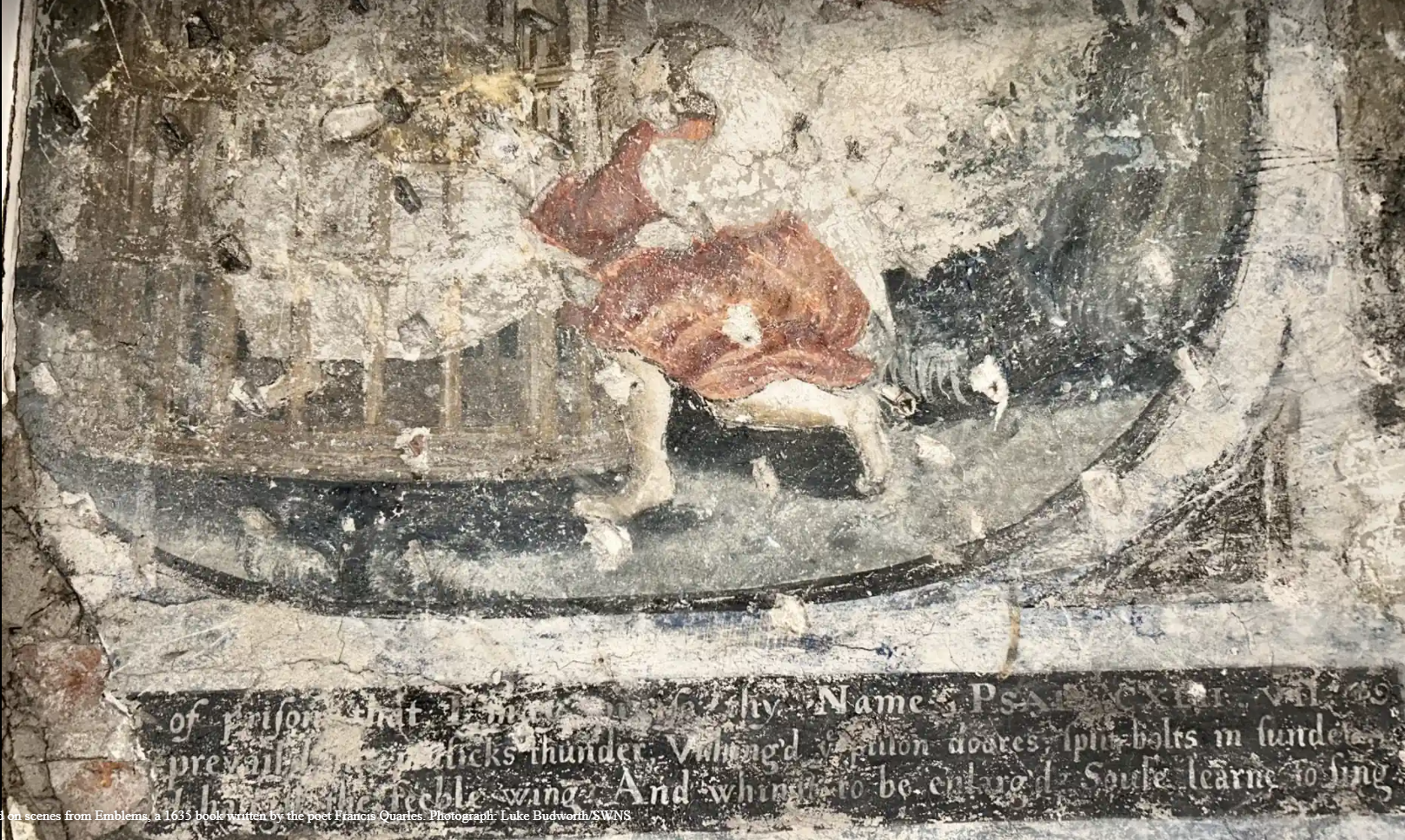 Rinovimi i kuzhinës zbardh muralin 400 vjet të vjetër