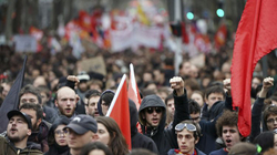 Mbi 1 milion pjesëmarrës në protestën kundër rritjes së moshës së pensionimit në Francë