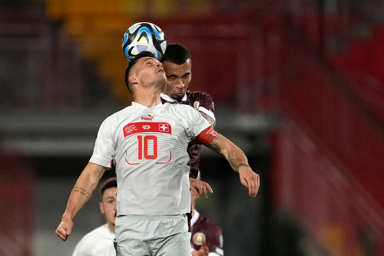 Xhaka shkëlqen në fitoren e Zvicrës në Novi-Sad