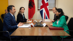 Shqipëria i kërkon Britanisë t’i amnistojë emigrantët që punojnë ndershëm