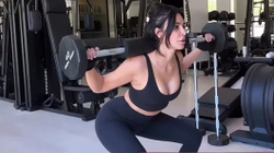 Kim Kardashian publikon video nga palestra
