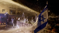 Protesta masive në Izrael pas shkarkimit të ministrit të Mbrojtjes nga Netanyahu
