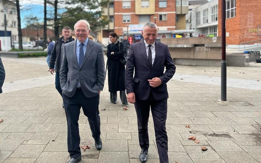 Shaip Kamberi - Christopher Hill