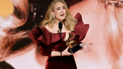 Adele tregon se ka pirë katër shishe verë një herë në mëngjes
