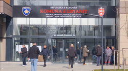 Fermerët e Lipjanit presin për aplikim, Ministria shtyn afatin