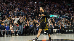 Curry me 39 pikë ndihmon Warriorsin të fitojë