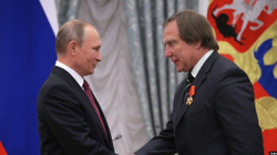 Dënohen bankierët që ndihmuan mikun e Putinit