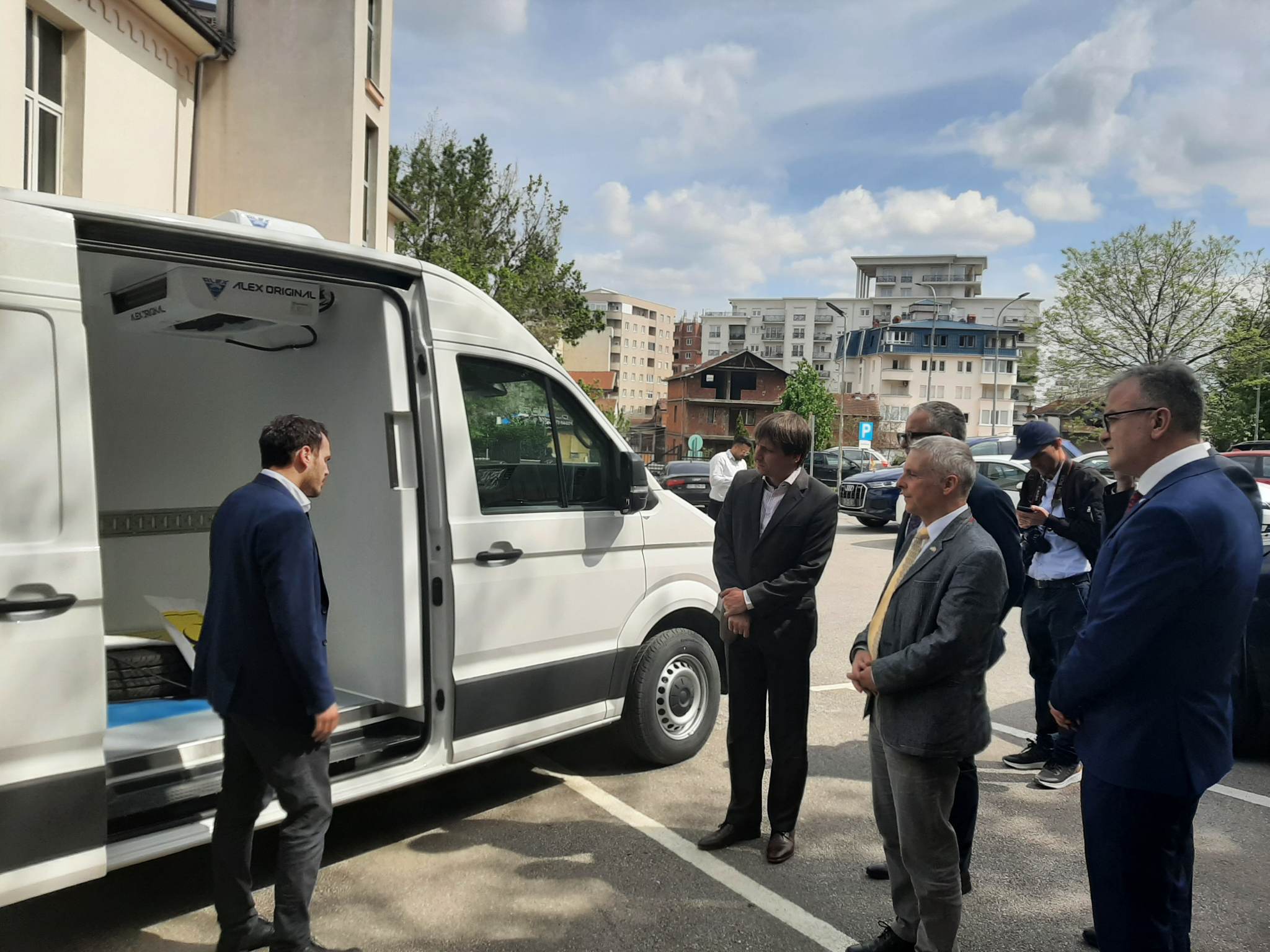 GIZ-i i jep Kosovës pajisje 210 mijë euroshe për menaxhim të mbetjeve medicinale