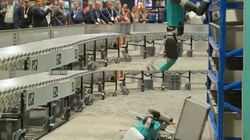 Robotit “i bie të fikët” pasi punoi 20 orë rresht