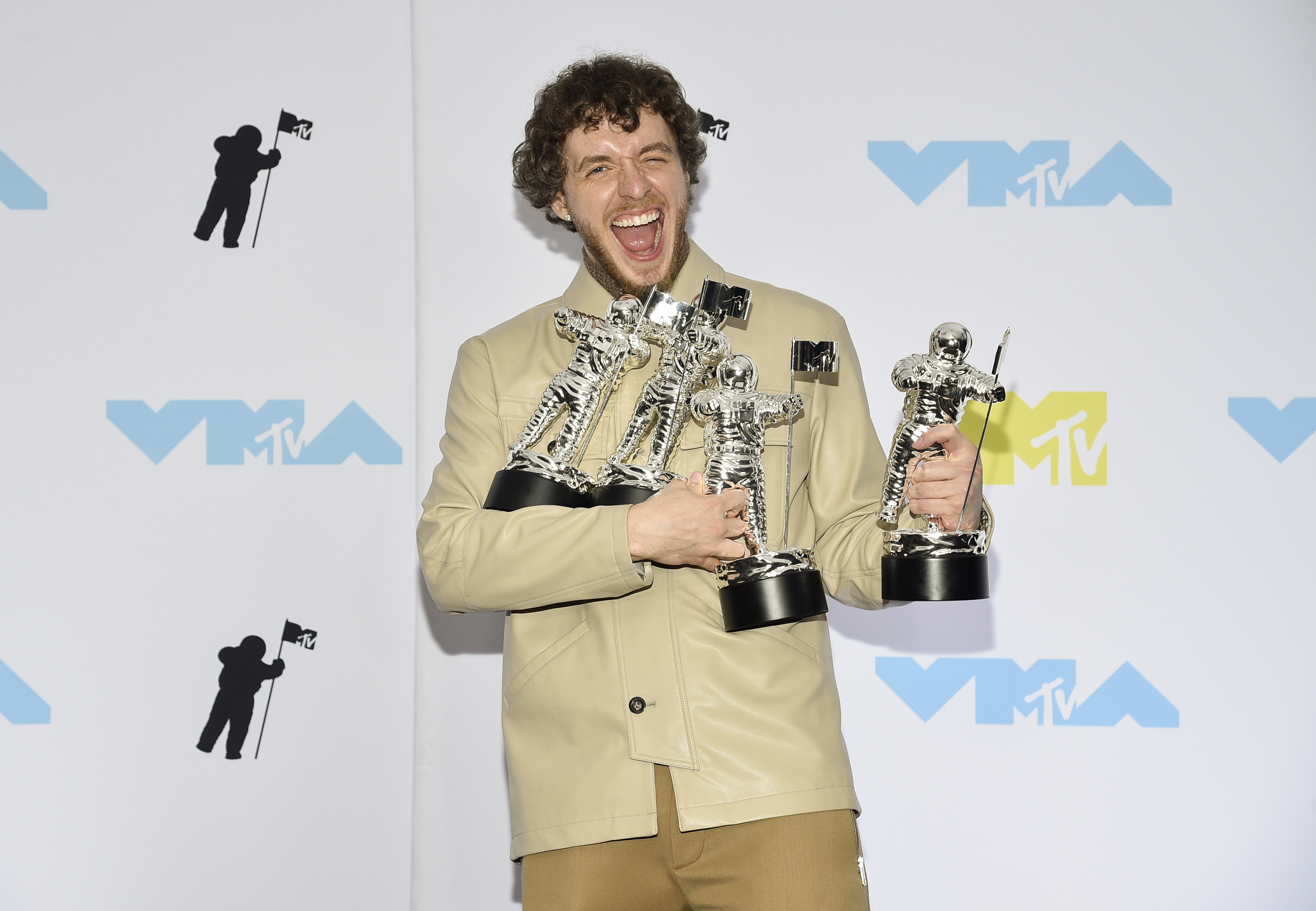 Jack Harlow befason fansat me albumin “Jackman”