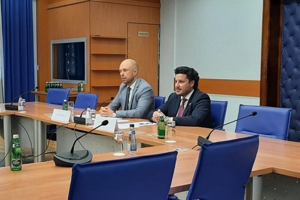 Abazoviq: Vendimi për ta mbështetur anëtarësimin e Kosovës në KiE nuk është kundër Serbisë