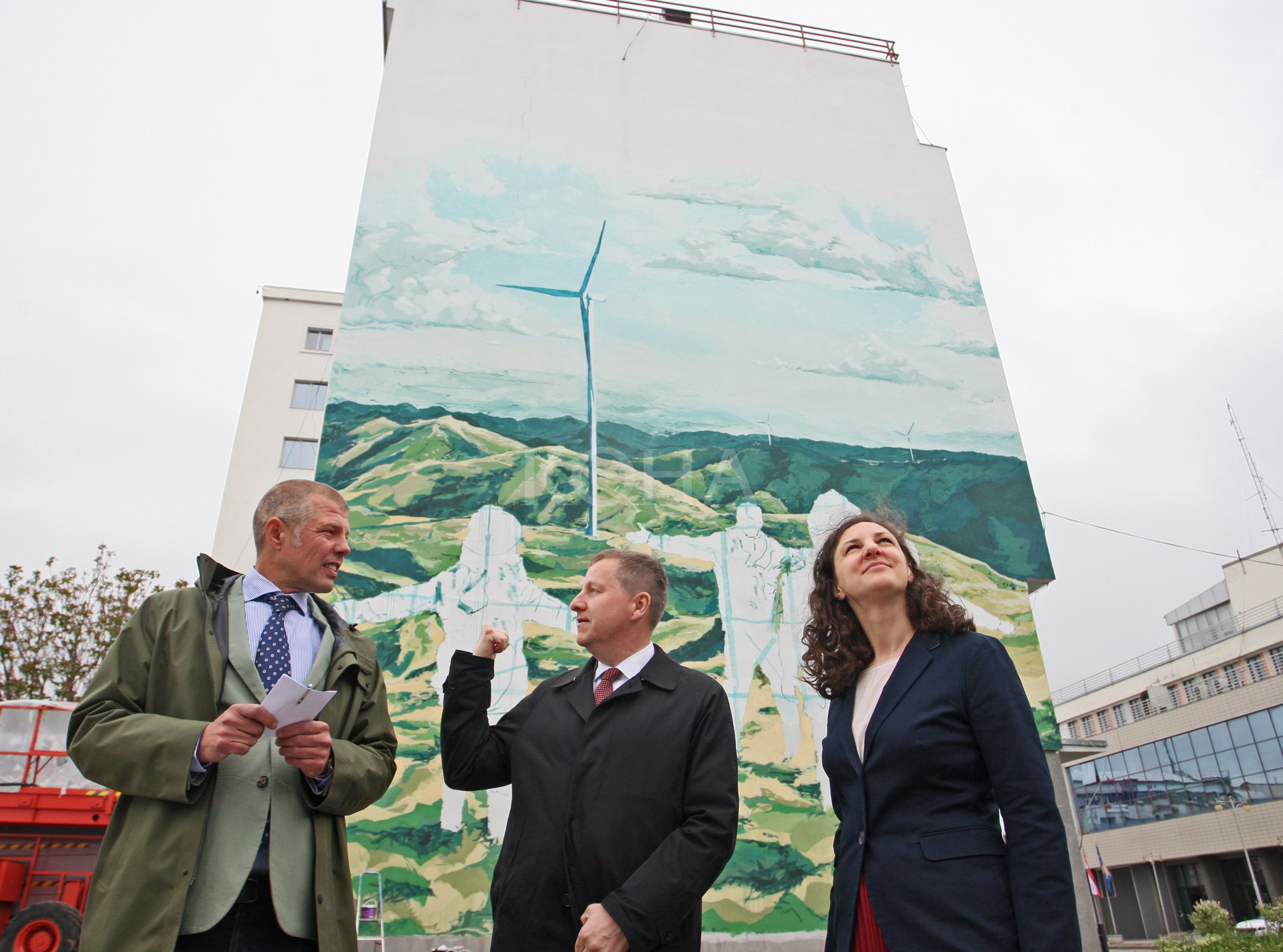 Tomas Szunyog - Artane Rizvanolli - murali 