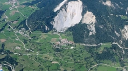 Banorëve zviceranë u jepet afati i fundit për të ikur, shkëmbinj gjigant do të bien mbi fshat