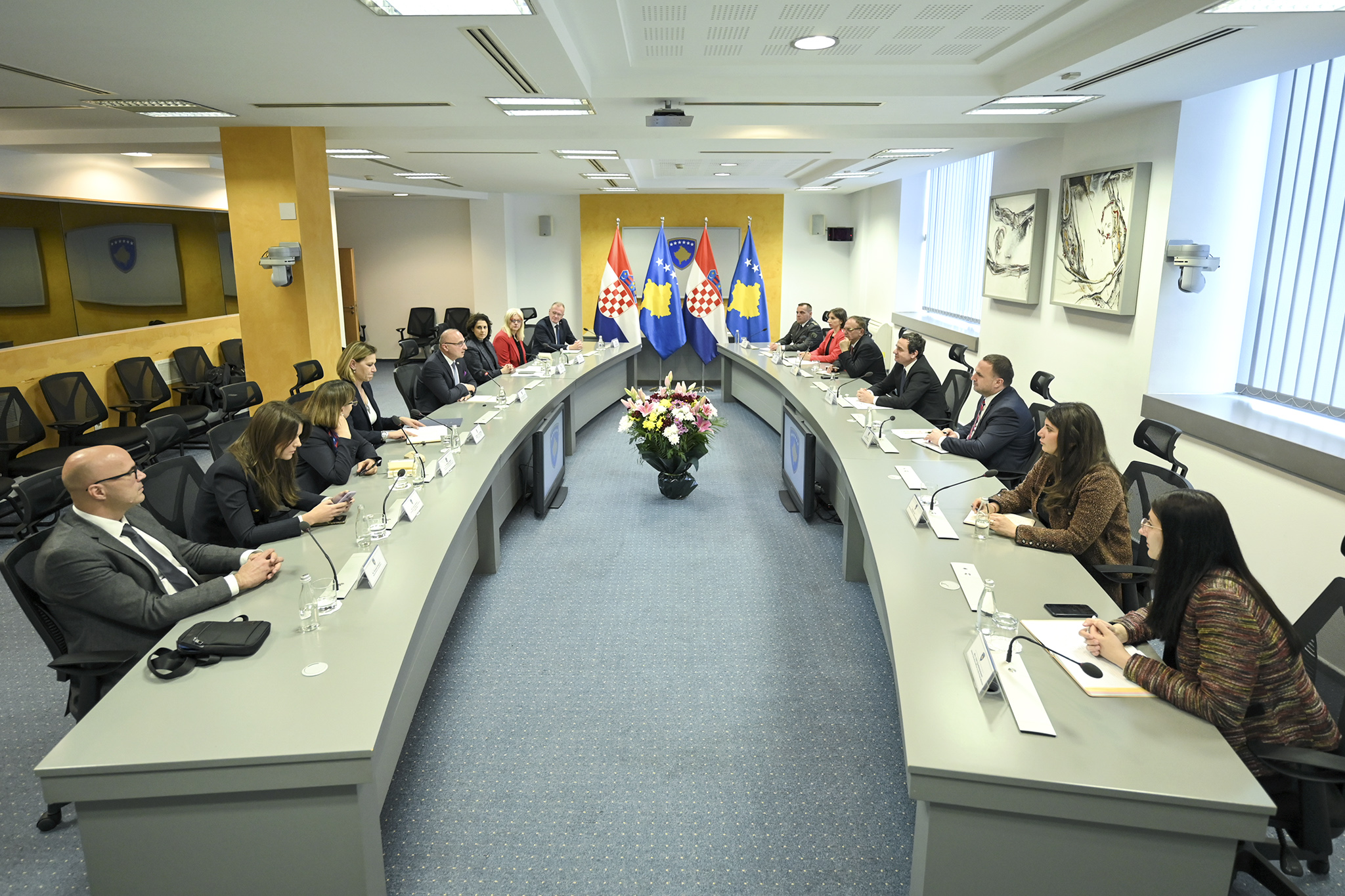 Kurti njofton Radmanin se propozoi në Bruksel një Asociacion sipas modelit kroat