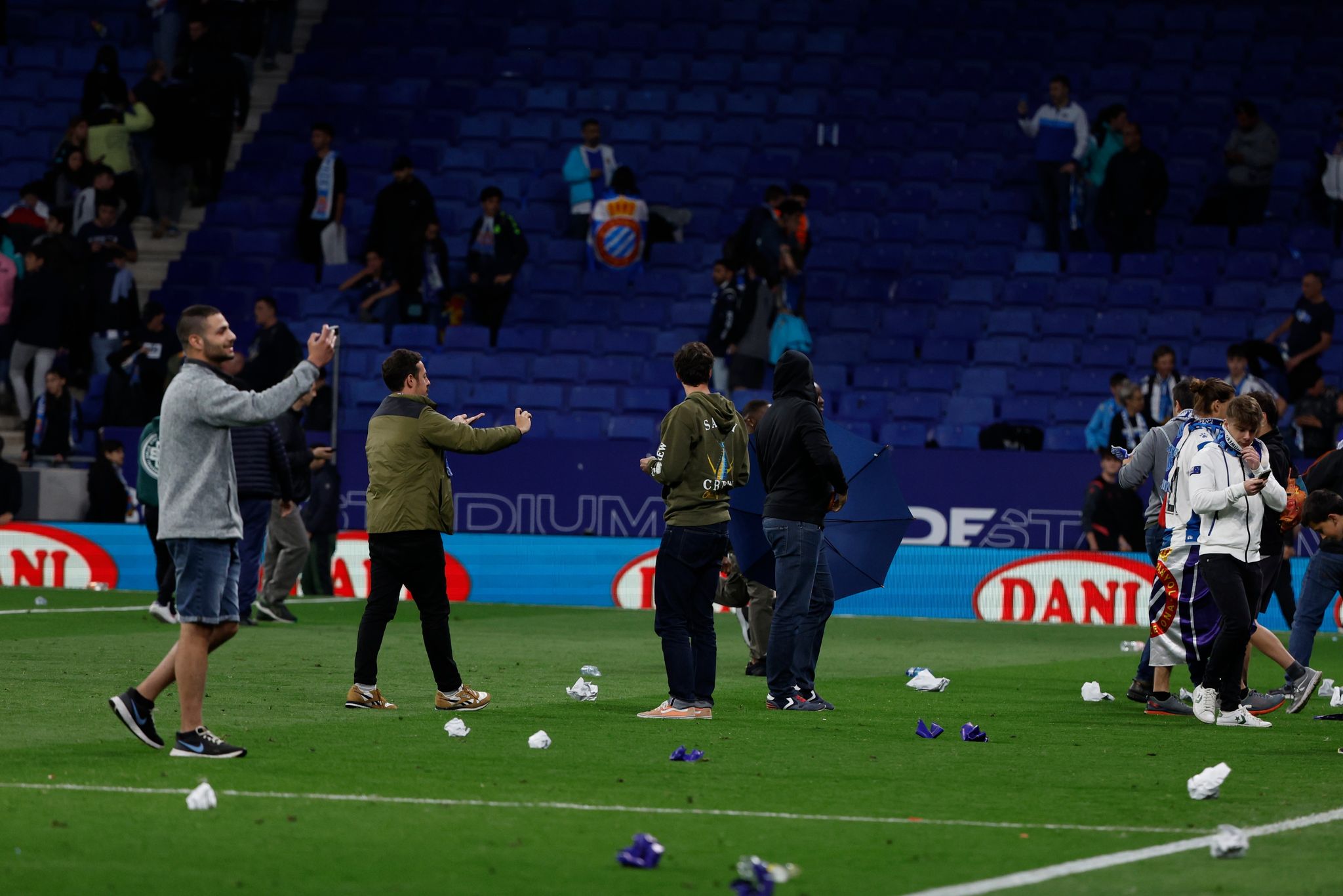 Mundo Deportivo: Skena të turpshme në stadiumin e Espanyolit