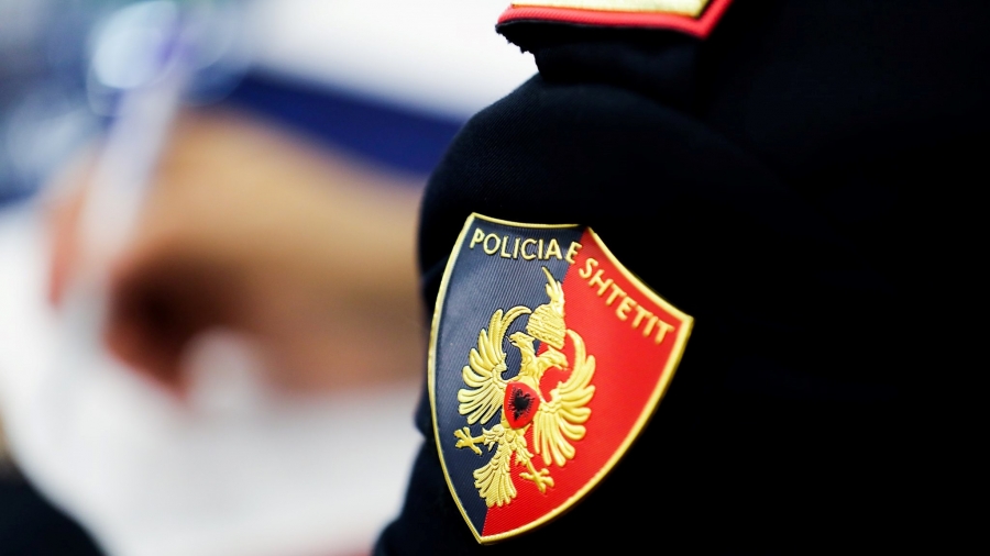 Zgjedhjet në Shqipëri nisin me dhunë, sulmohet kryebashkiaku i Kolonjës, Erion Isai