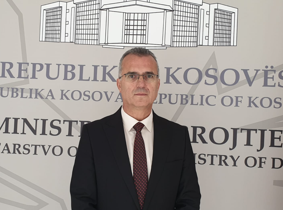 Dugolli sërish me shkresë për Specialen: Prokurori ka juridiksion ta hetojë masakrën e Dubravës