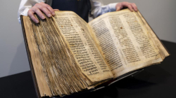 Bibla hebraike 1,100-vjeçare shitet për 38 milionë dollarë