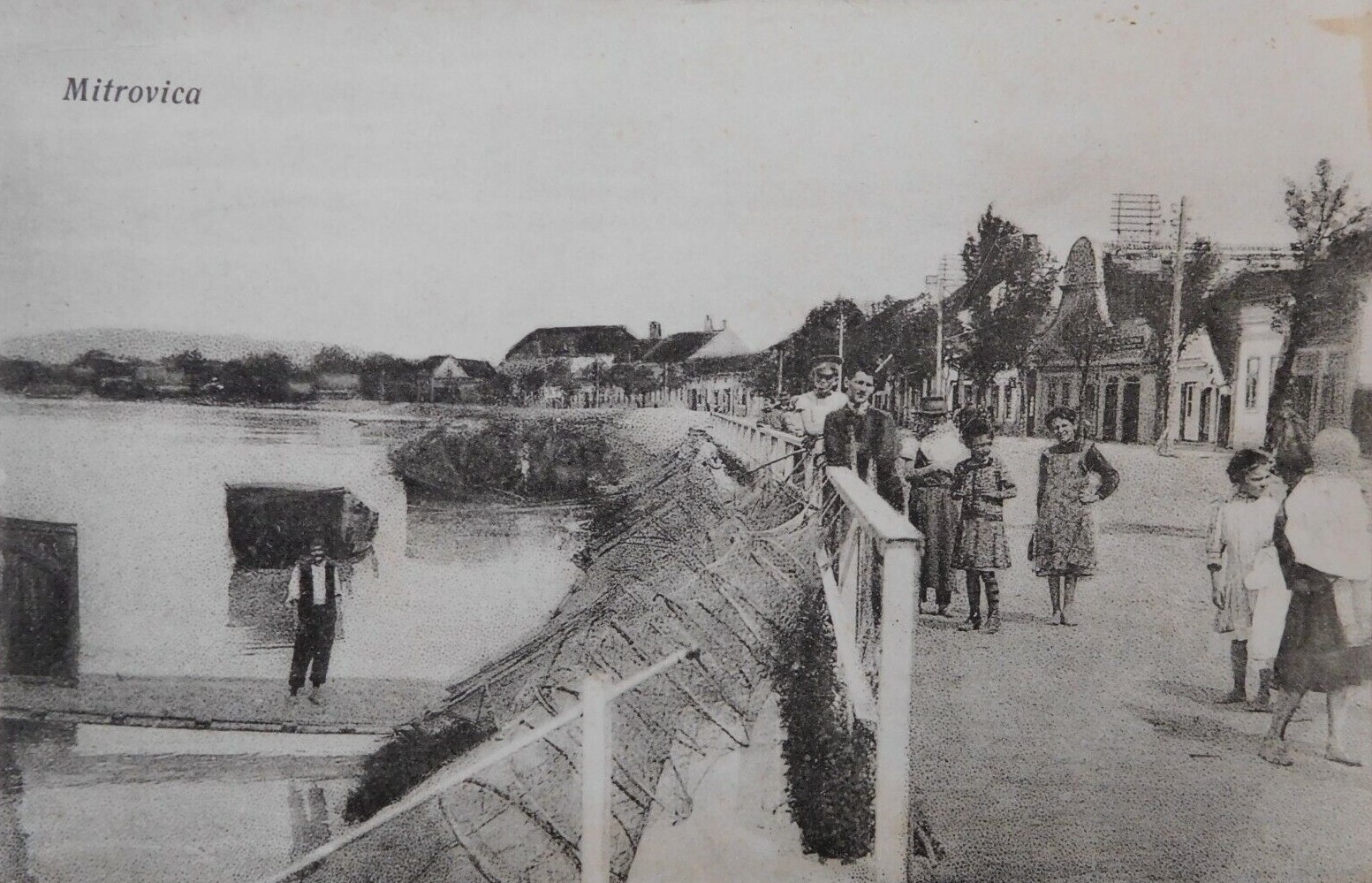 Si filloi mësimi në gjuhën shqipe në Mitrovicë më 1910?