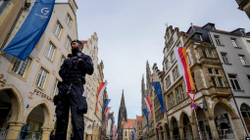 Policia gjermane heton helmimin e mundshëm të disidentëve rusë