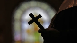 Abuzimi seksual nga priftërinjtë ishte më i zakonshëm se që thonë kishat