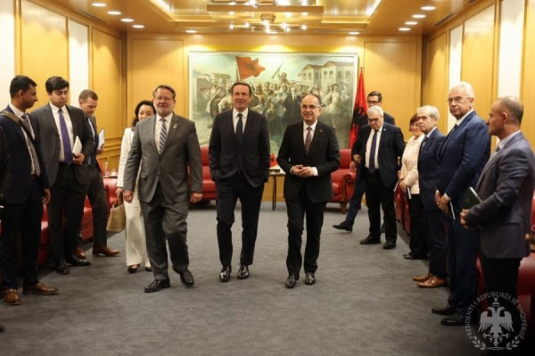 Begaj: Marrëveshja Kosovë-Serbi me njohjen reciproke në qendër, garanci për sigurinë