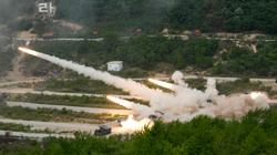 SHBA-ja e Koreja e Jugut përdorin armatim të rëndë në kufi me Korenë e Veriut