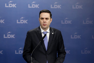 Kryetari i Lidhjes Demokratike të Kosovës, Lumir Abdixhiku