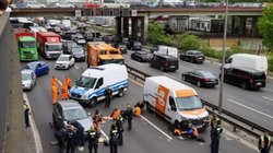 Në Gjermani, ku makina është mbret, protestuesit i frenojnë shoferët