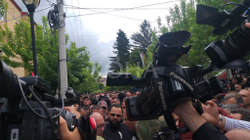Policia: Pesë të arrestuar e disa të lënduar në veri