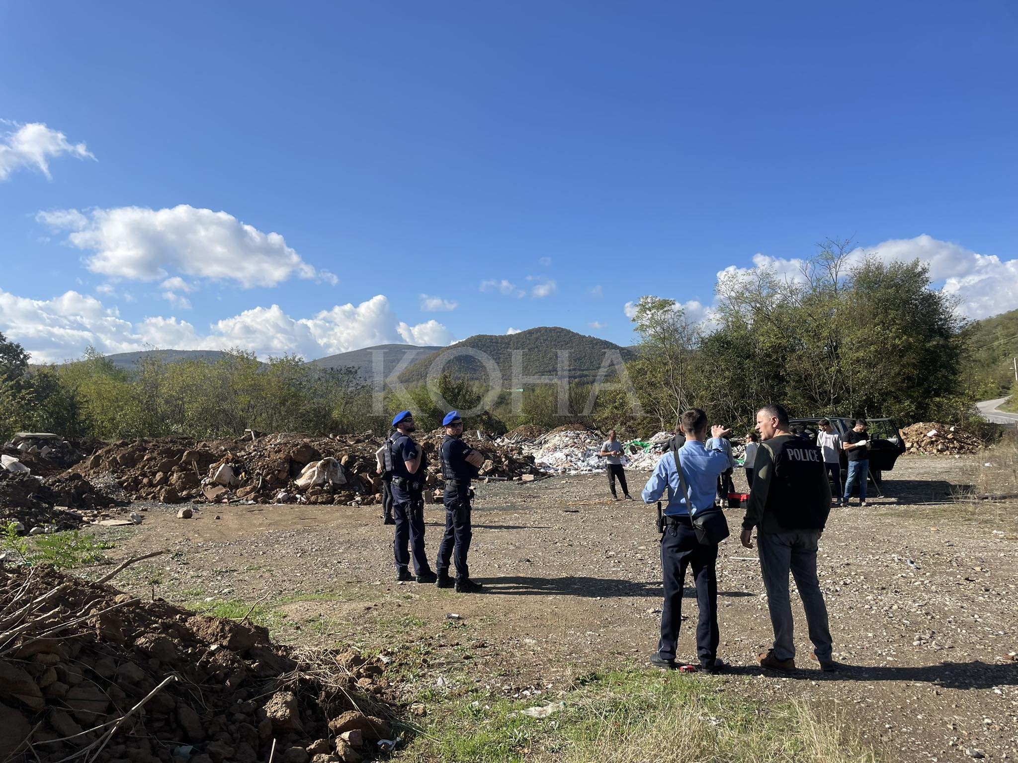 Gërmime për eshtra në dy lokacione në veri, dyshohet se pronari i shtëpisë dëmtoi varrezat