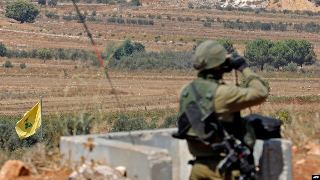 Ushtria izraelite dhe Hezbollahu shkëmbejnë zjarr përgjatë kufirit