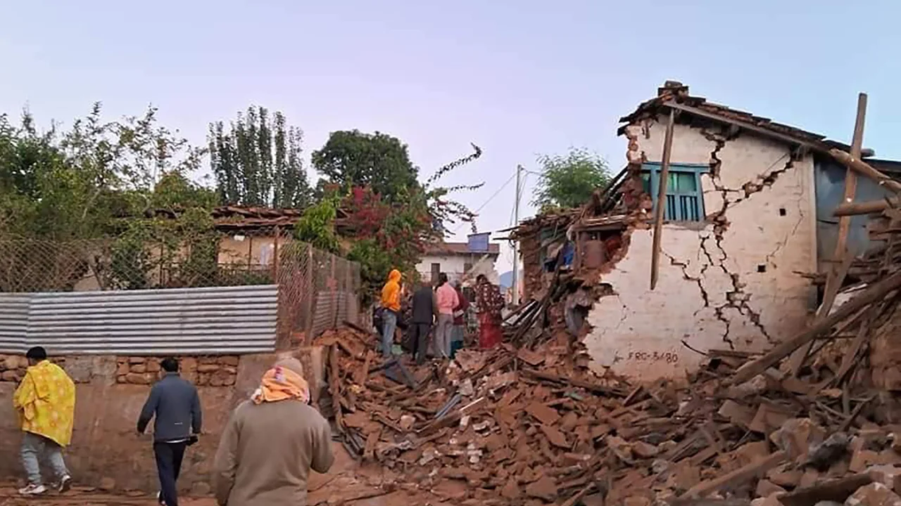 Shkon në 157 numri i të vdekurve nga tërmeti në Nepal