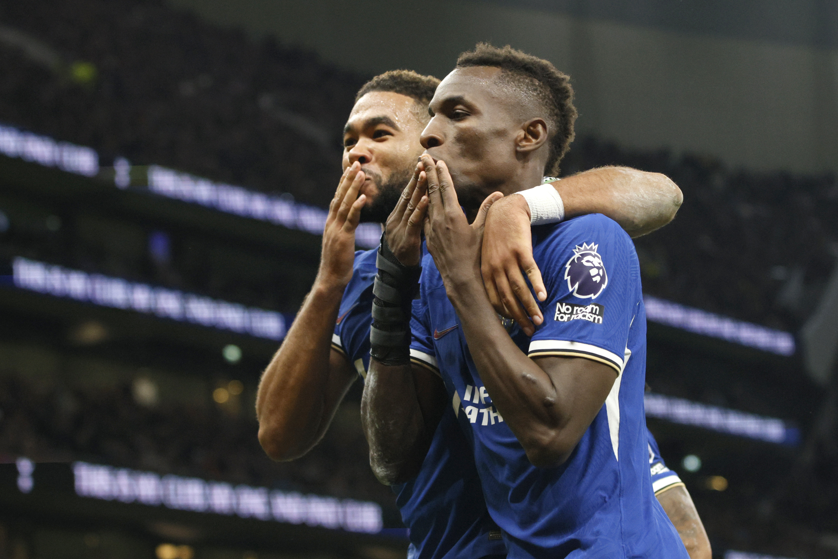 Chelsea ia shkakton humbjen e parë Tottenhamit